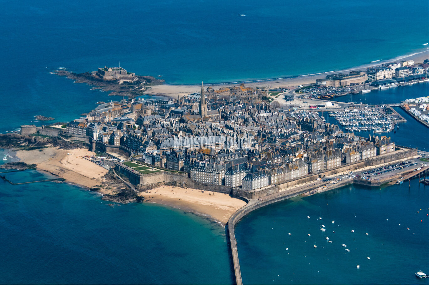 A VENDRE - APPARTEMENT T2 - PRESTIGE - BORD DE MER- TERRASSE - ST MALO