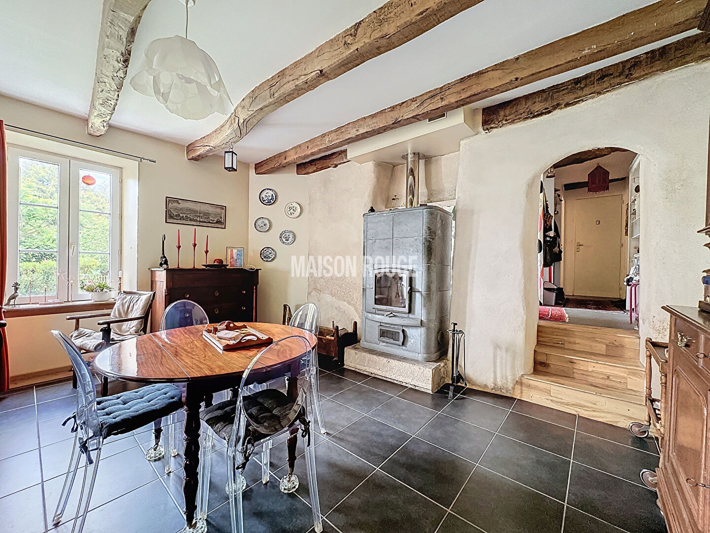 Photo Maison rénovée avec dépendances au coeur d'un bourg image 4/6