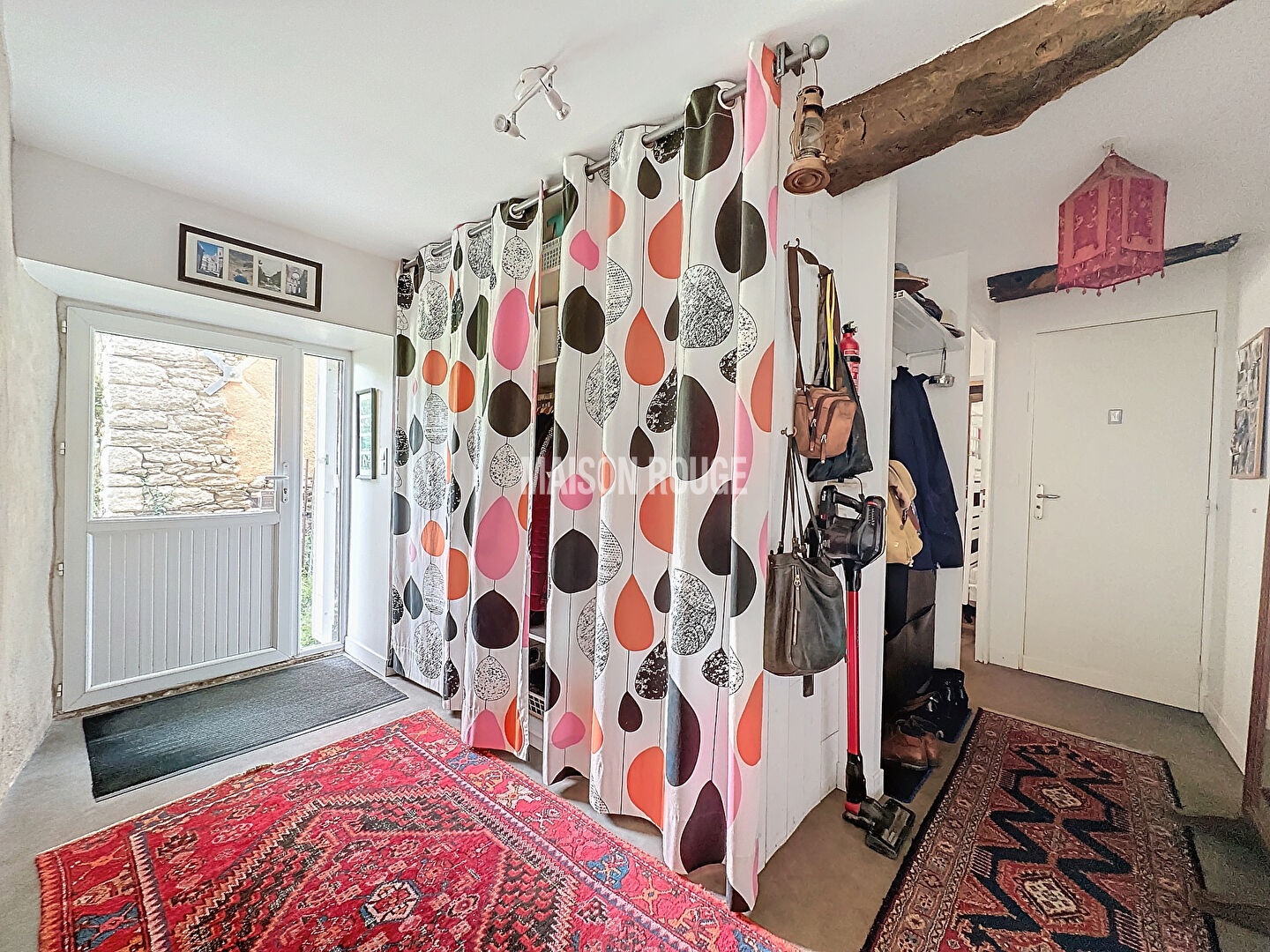 Photo Maison rénovée avec dépendances au coeur d'un bourg image 5/6