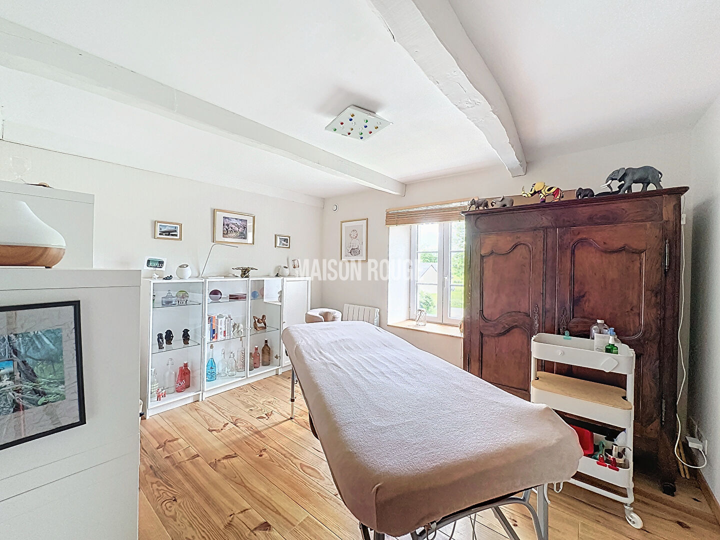 Photo Maison rénovée avec dépendances au coeur d'un bourg image 6/6