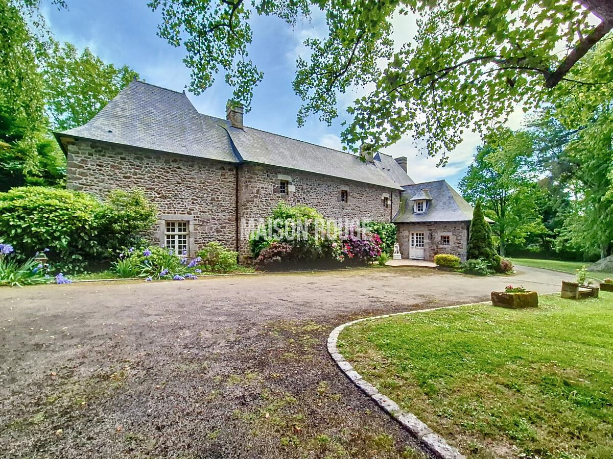 Photo Manoir 17ème -13 pièces - 365 m² sur parc  de 6307 m² image 2/6