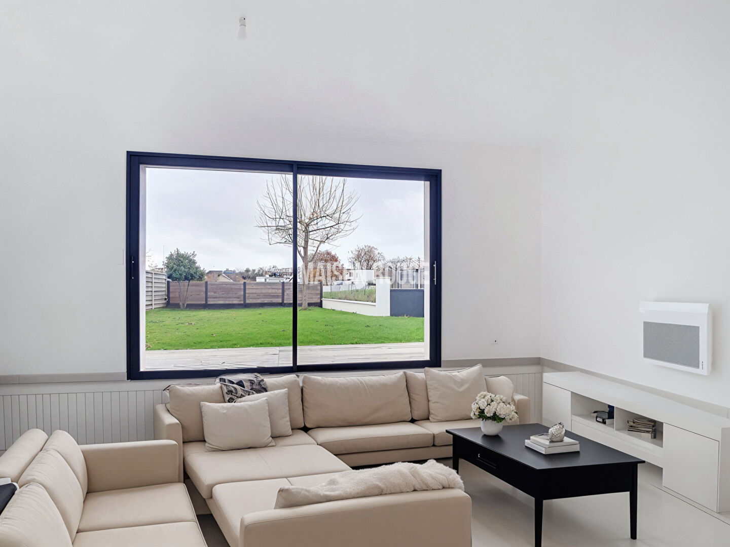 Photo Maison contemporaine rénovée à PLANGUENOUAL image 4/6