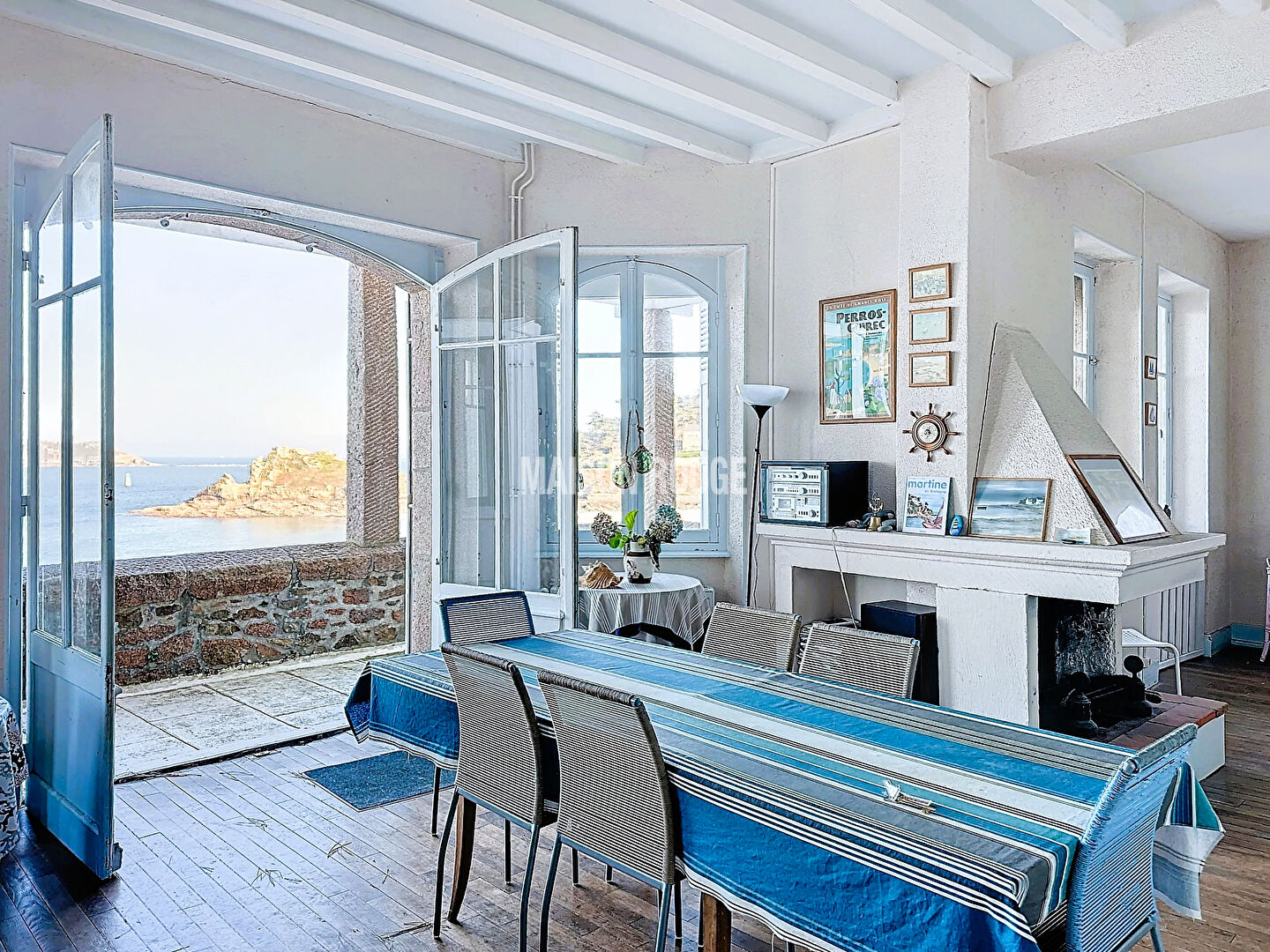 Photo Villa Face à la Mer : L'Élégance d'une Demeure Bretonne d'Exception image 2/6