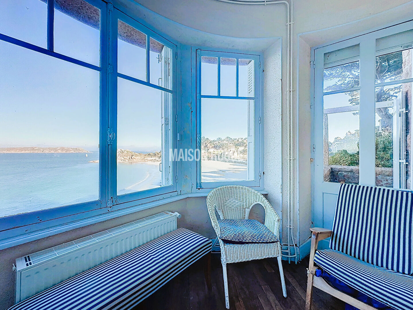 Photo Villa Face à la Mer : L'Élégance d'une Demeure Bretonne d'Exception image 4/6