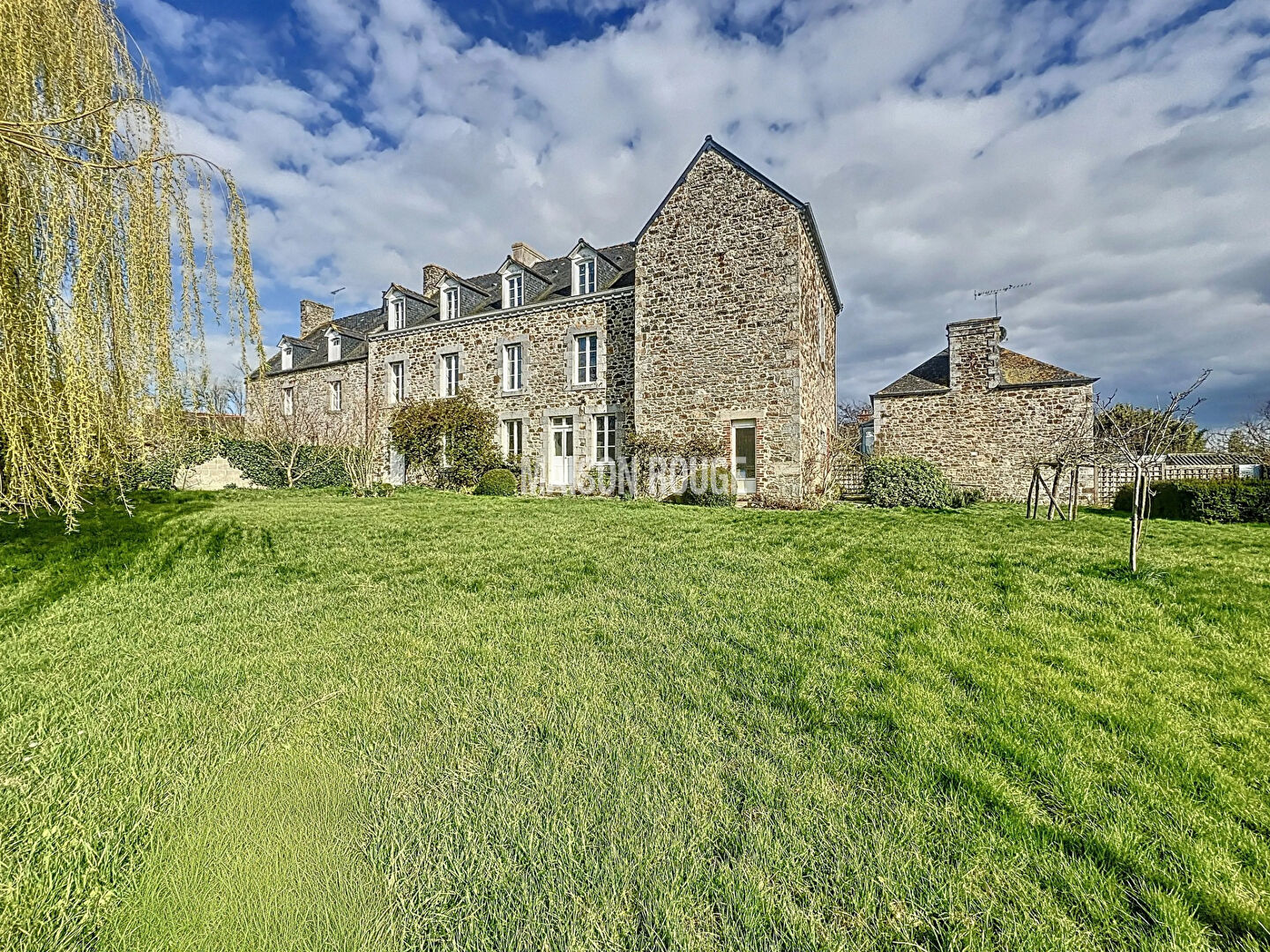 VIVIER-SUR-MER - Belle demeure en pierres