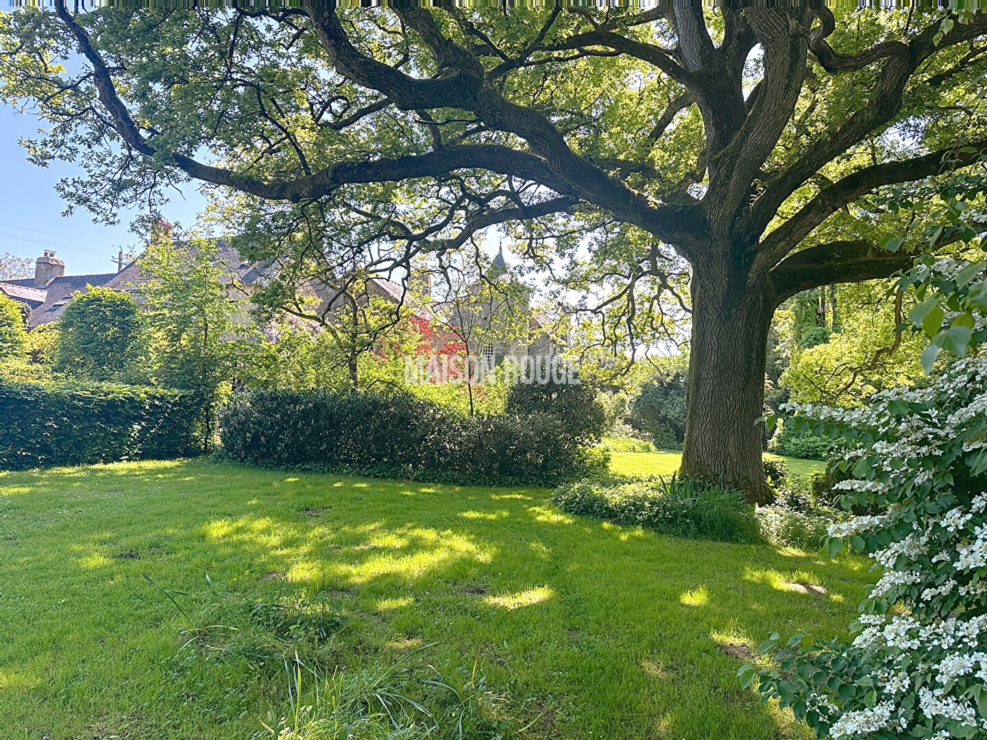 Photo Manoir d'exception  XV émé au XIX ème  siècle   Parc paysager de près de 3 hectares  Dépendances  Jardin à la française image 4/6