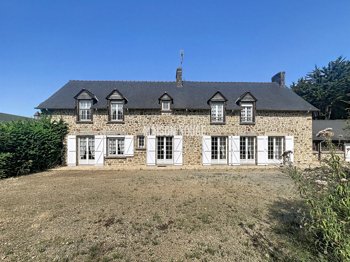 Agence immobilière de MAISON ROUGE - MAISON ROUGE - Le Vivier Sur Mer