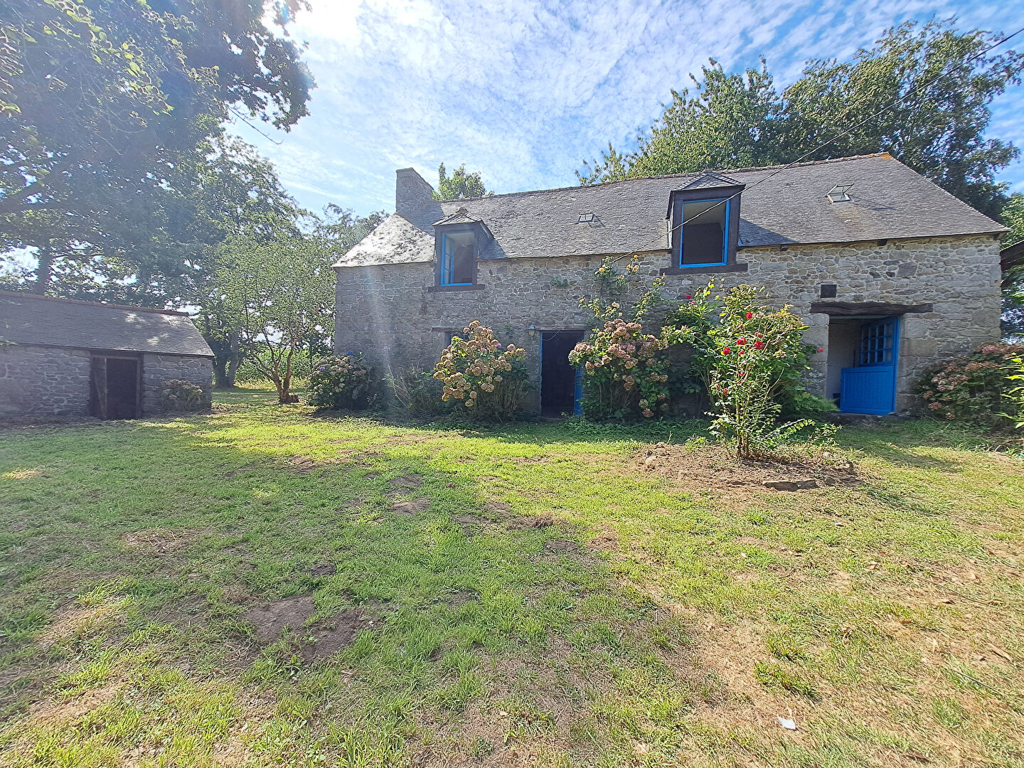 Photo Charmante maison en pierres de 1776 à Saint Potan image 1/6