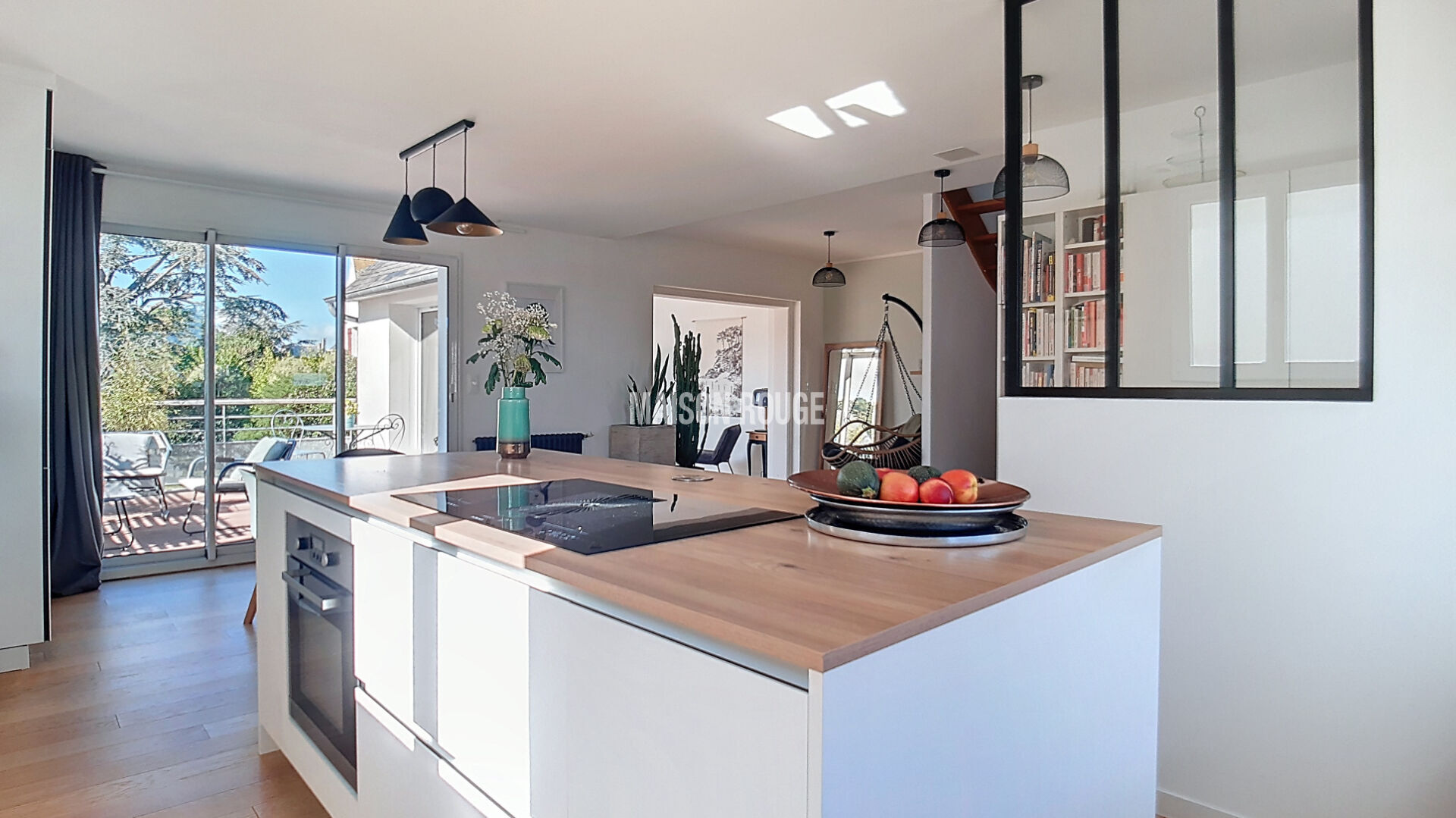 Maison de ville rénovée avec jardin au calme