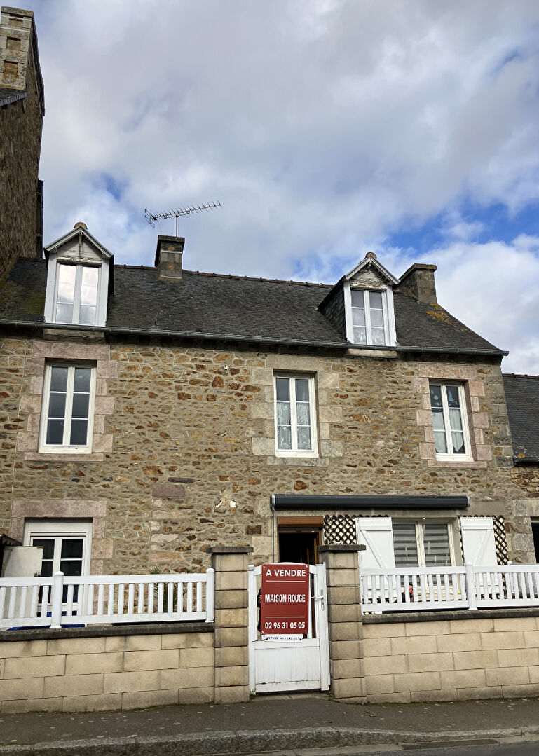 Photo HENANBIHEN - Maison de ville en pierre image 1/6