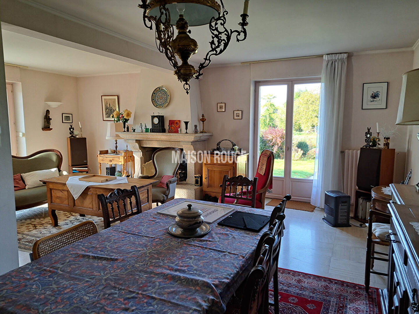 Photo Centre ville de Broons  maison de type 8 image 3/5