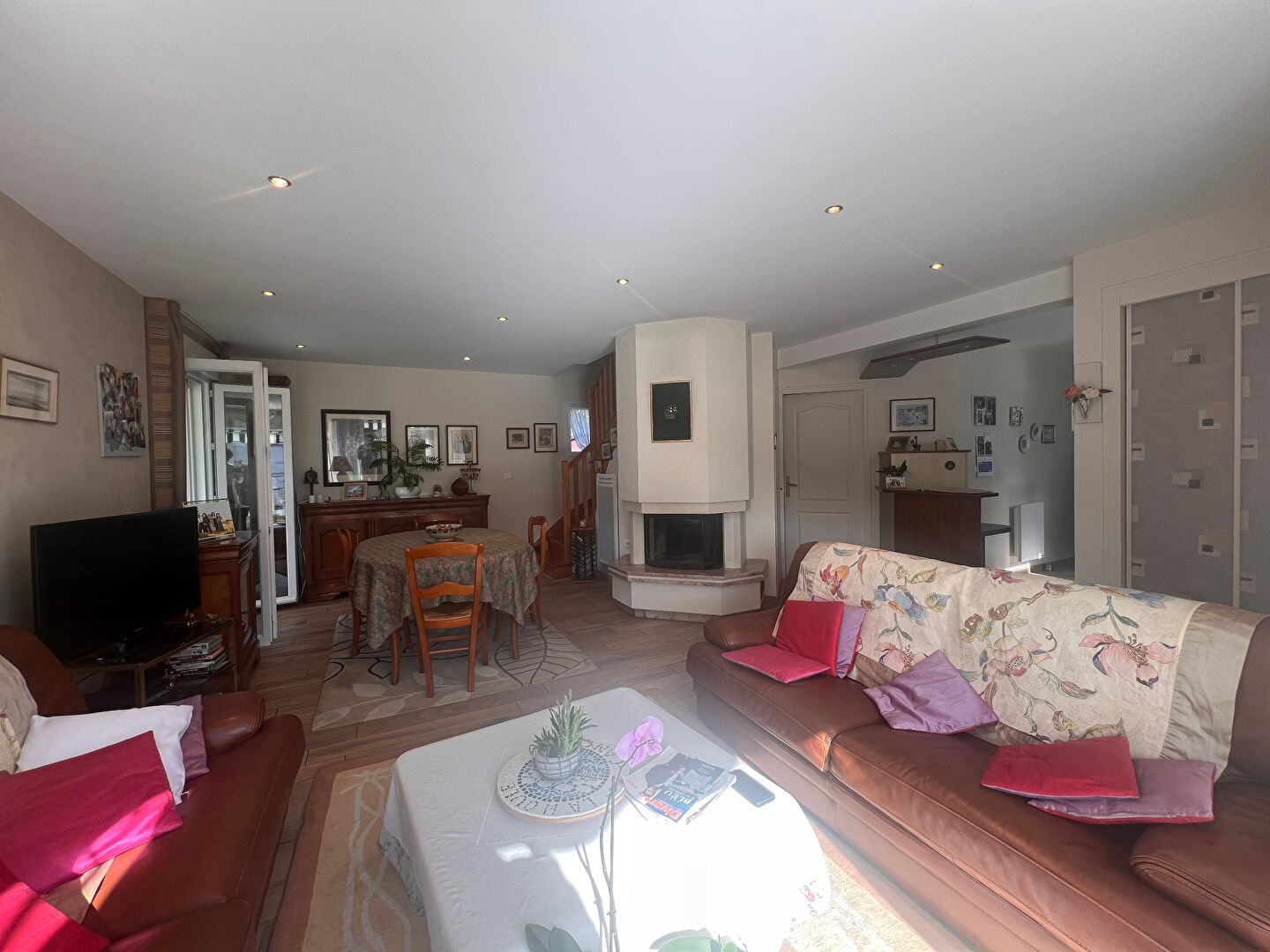 Photo Centre & Port de la Houle à pied : maison avec vie de plain-pied, terrasse sud, garage image 3/6