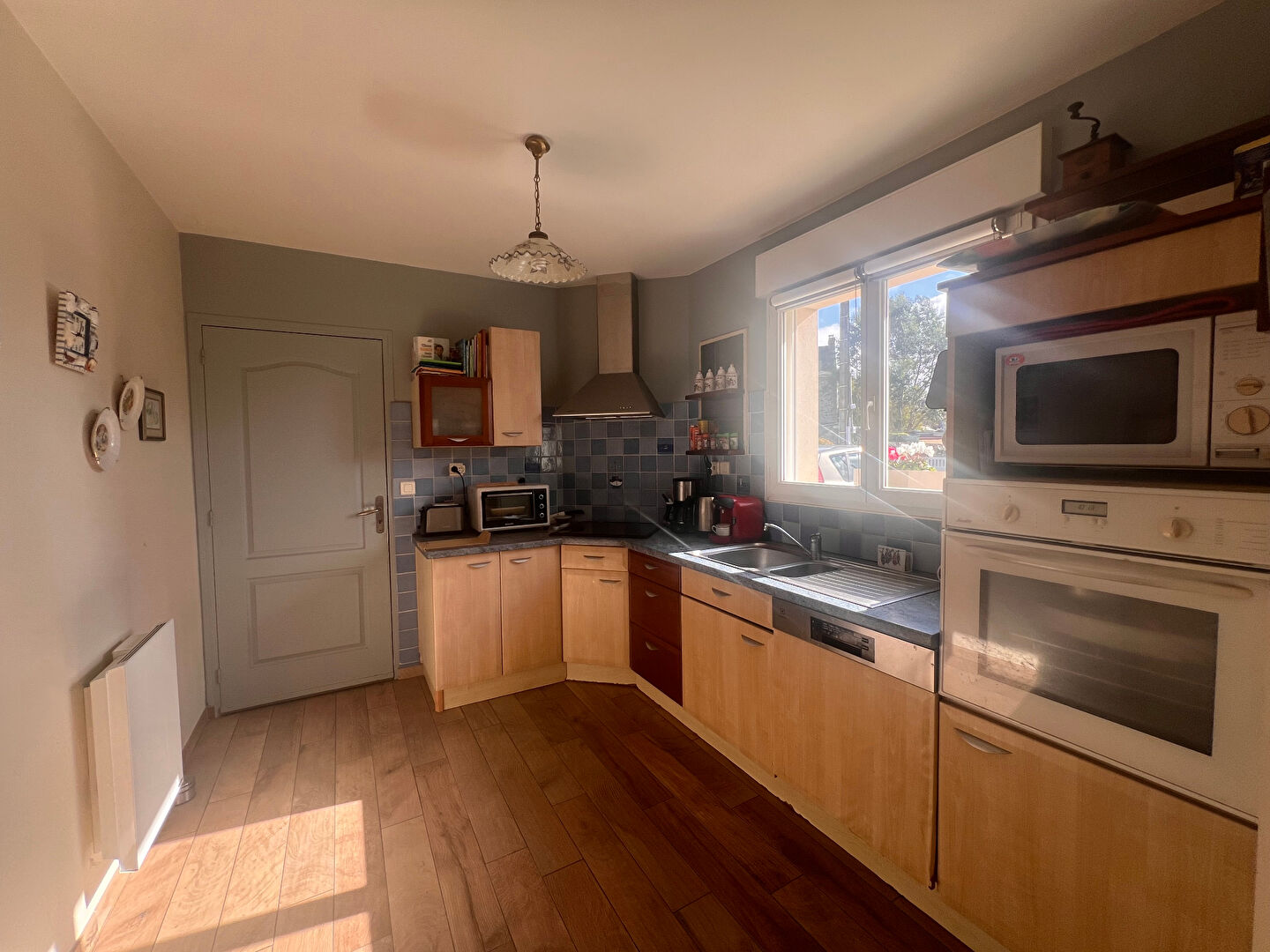 Photo Centre & Port de la Houle à pied : maison avec vie de plain-pied, terrasse sud, garage image 5/6