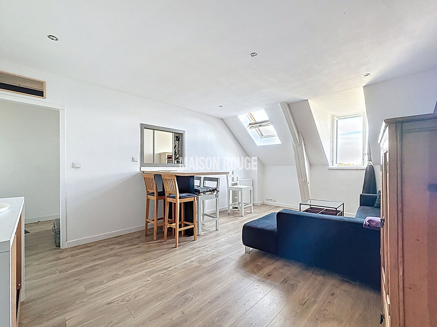 Bel appartement lumineux au dernier étage. Centre de Lamballe