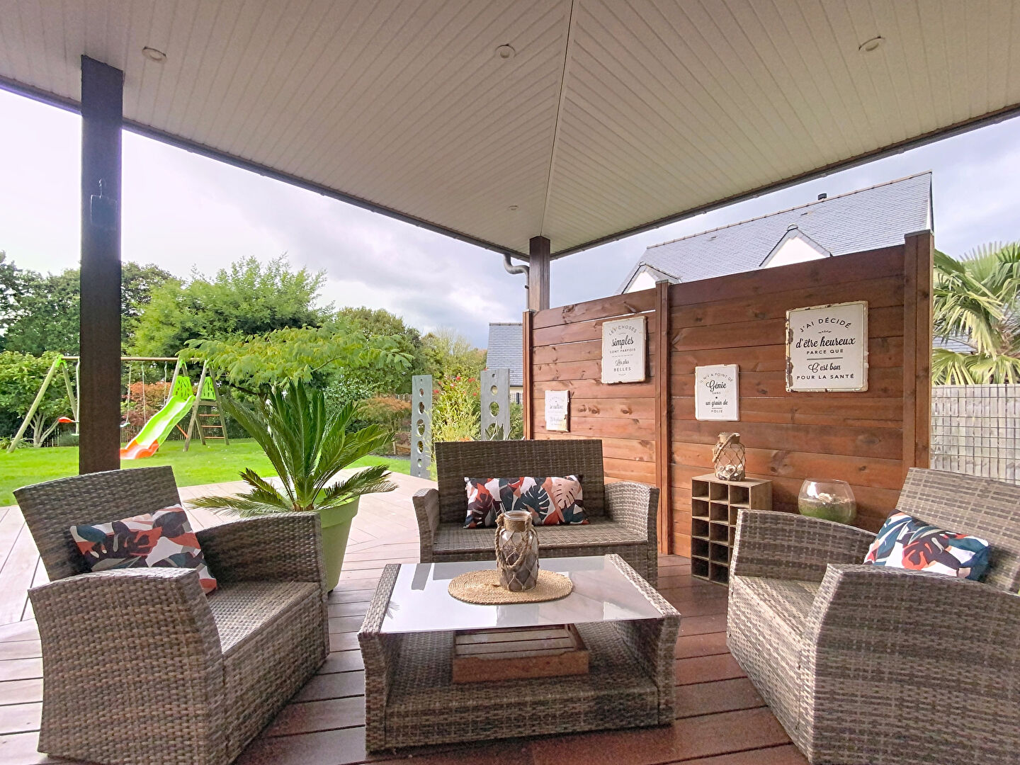 MAISON  DE PLEIN PIED  PROCHE DU BOURG ET LA VOIE VERTE