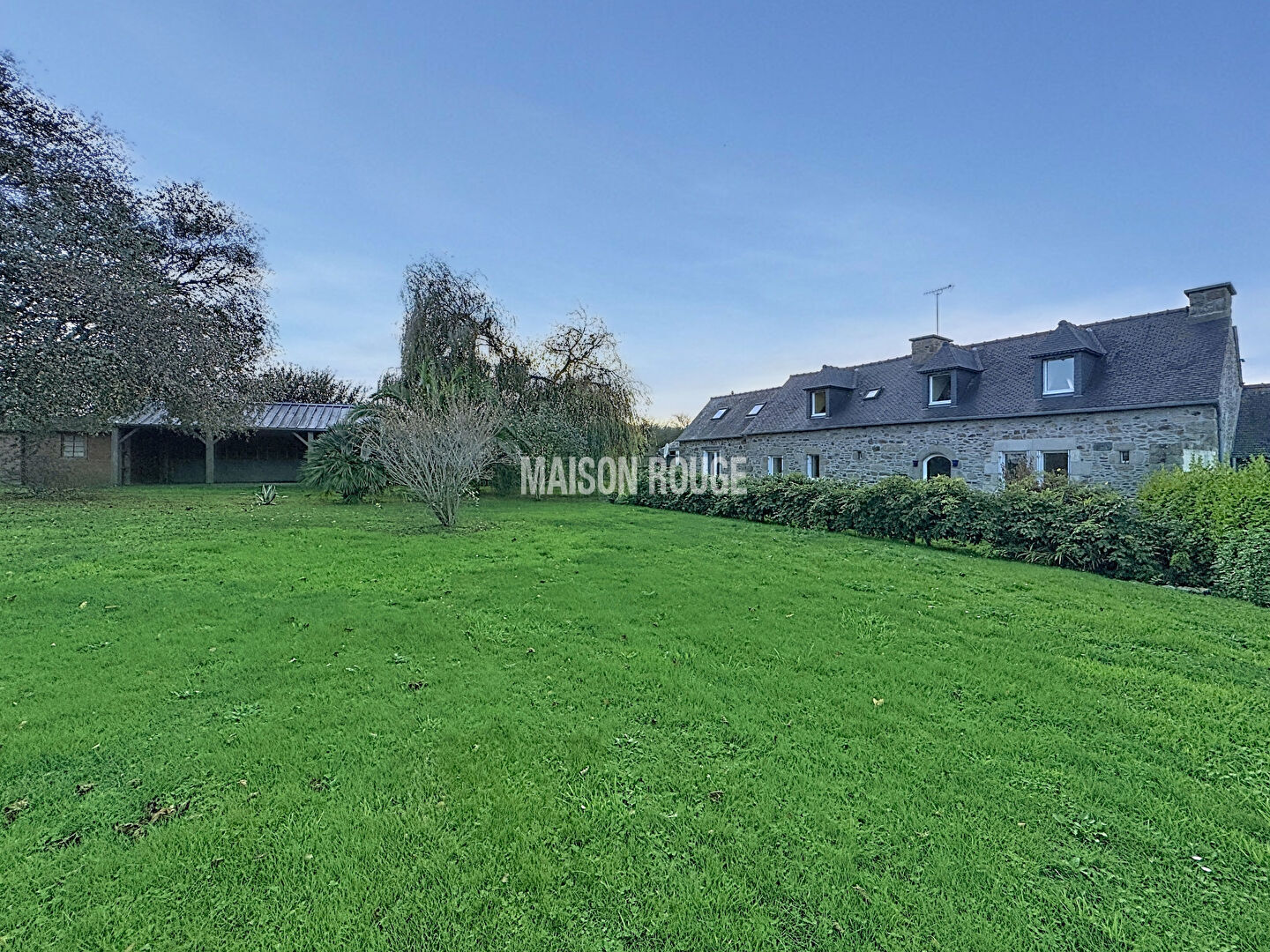 Photo Ploubazlanec - 1.5 km de la Plage du Gouern       Superbe Longère en pierre 8 pièces 140 m² sur 5000 m² image 2/6