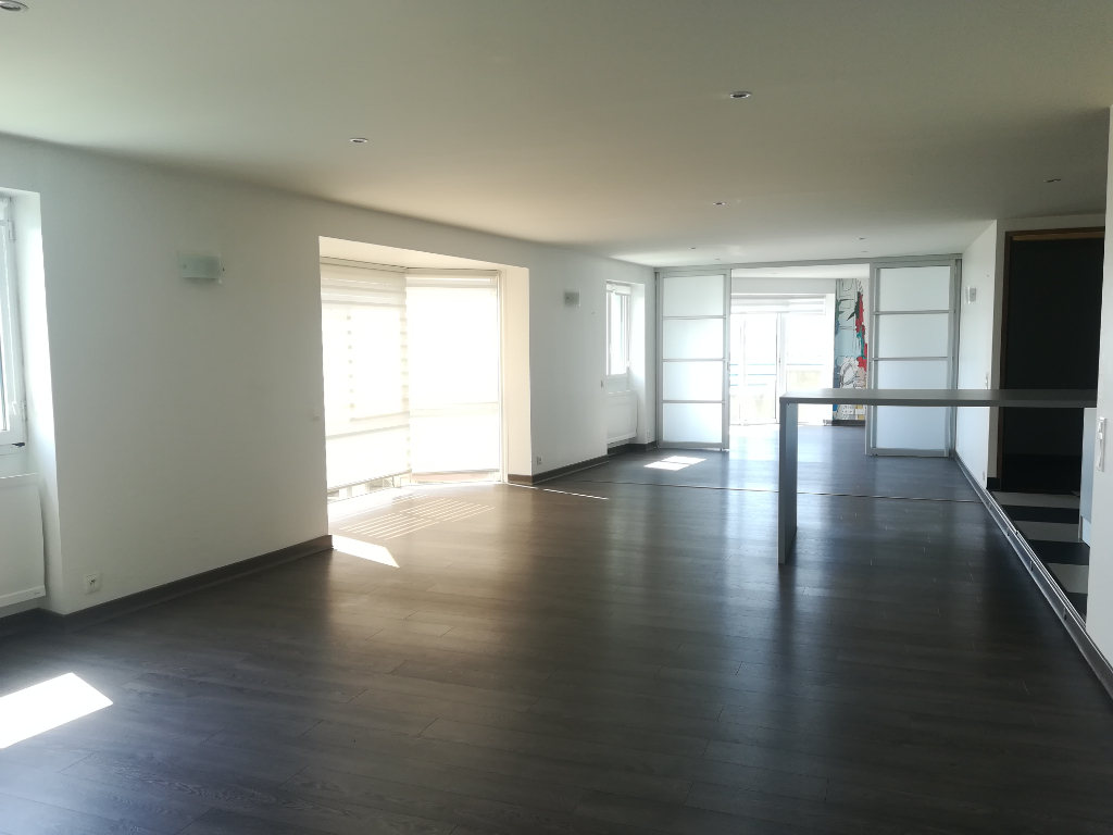 Photo TRES RARE SUR LE MARCHE SUPERBE APPARTEMENT A LOUER BREST CENTRE VUE MER image 2/6