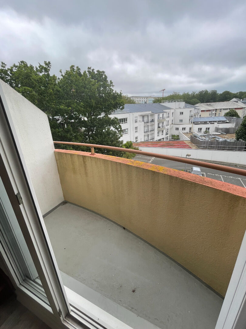 Photo A LOUER BREST CROIX ROUGE T1 BIS DUPLEX RESIDENCE ETUDIANTE image 4/6