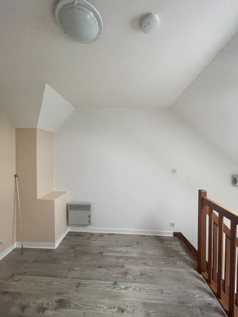 Photo A LOUER BREST CROIX ROUGE T1 BIS DUPLEX RESIDENCE ETUDIANTE image 6/6