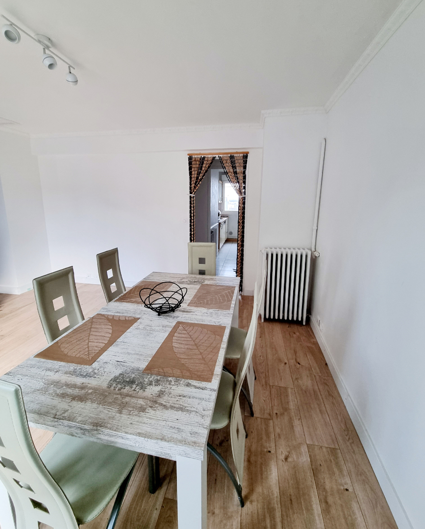 Photo APPARTEMENT MEUBLE 4 PIECES  PARFAIT ETAT KERICHEN/STRASBOURG image 4/6