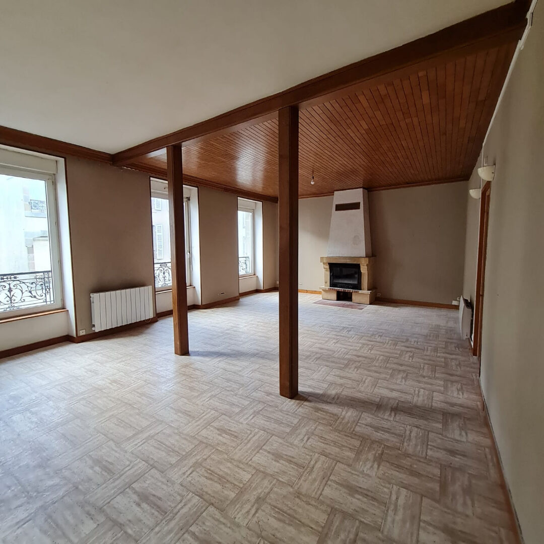 APPARTEMENT 4 PIECES - 12 RUE ERNEST RENAN