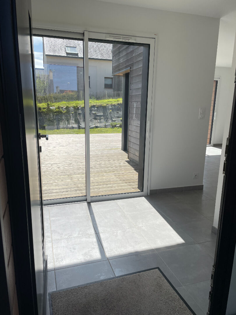 Photo A LOUER MAISON BOIS CONTEMPORAINE 3 CHAMBRES - PLABENNEC - 109 M2 image 3/6