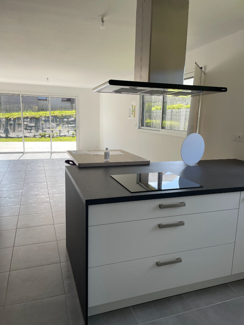 Photo A LOUER MAISON BOIS CONTEMPORAINE 3 CHAMBRES - PLABENNEC - 109 M2 image 4/6