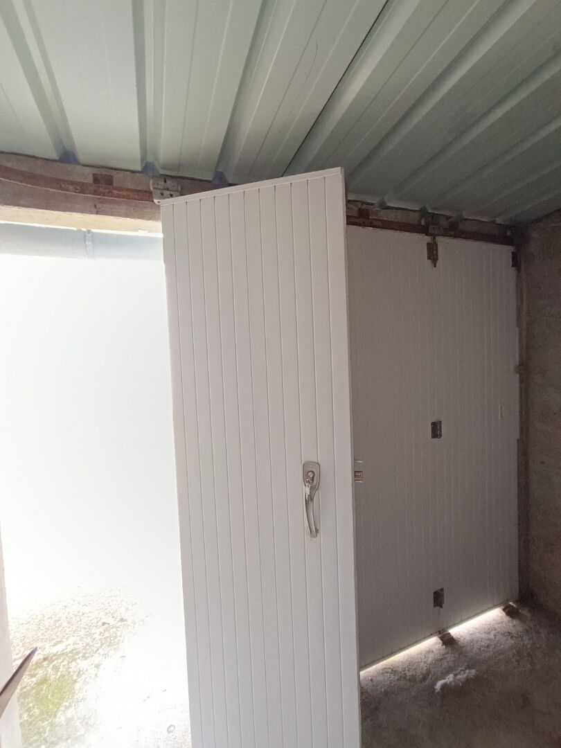 Photo A LOUER  CENTRE LIBERTE GARAGE DANS COUR  SECURISEE image 2/2