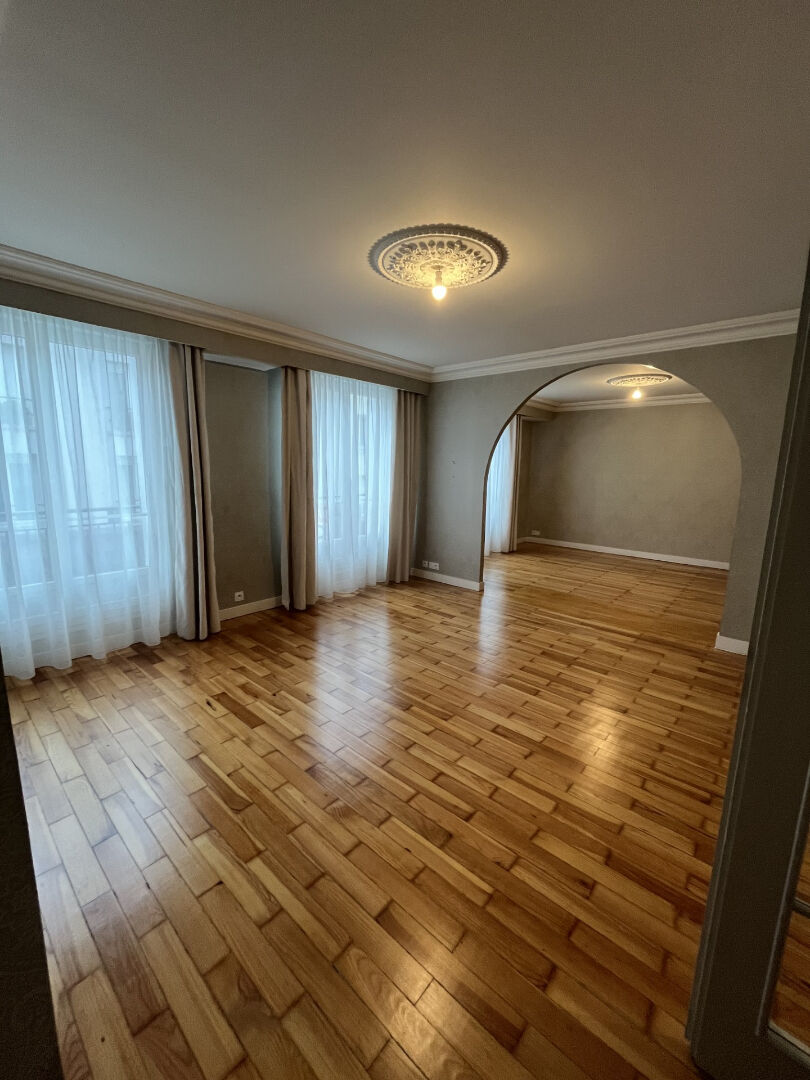 A LOUER EXCEPTIONNEL // SIAM TRES BEL APPARTEMENT DE CARACTERE T5