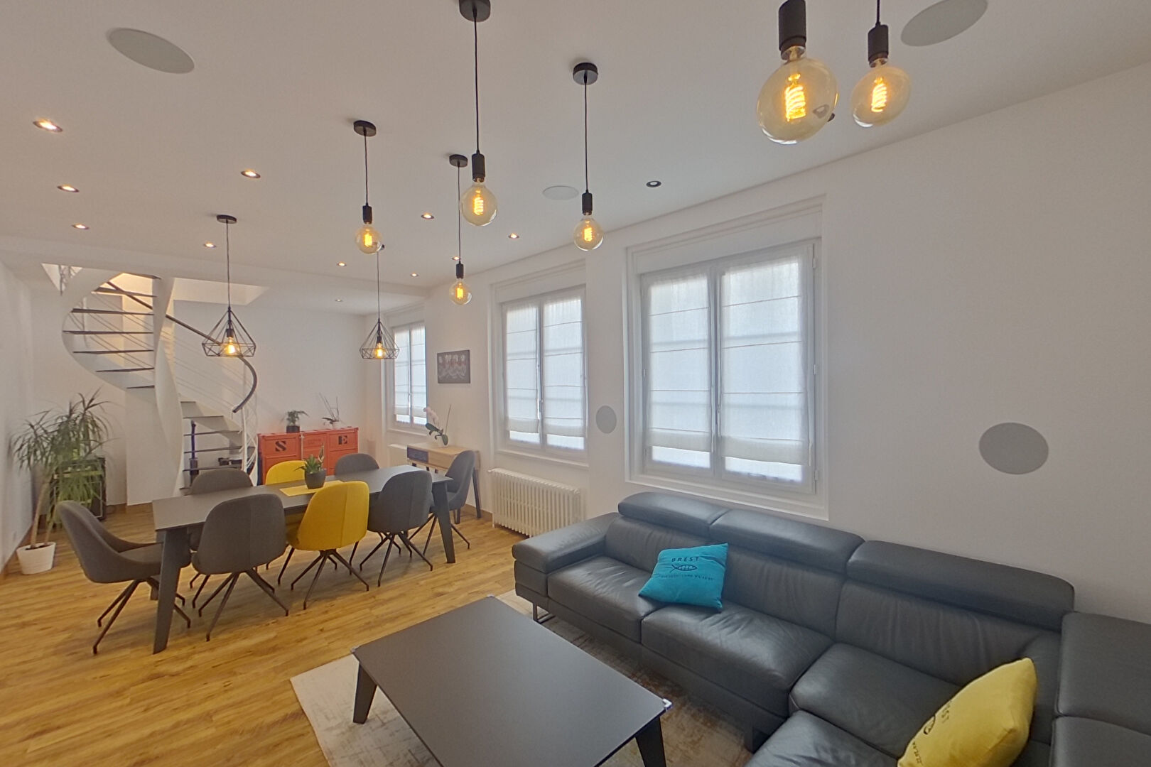 Photo RARE DUPLEX T5 A VENDRE BREST TRIANGLE d'OR - PROCHE GARE - 160 m² image 5/6