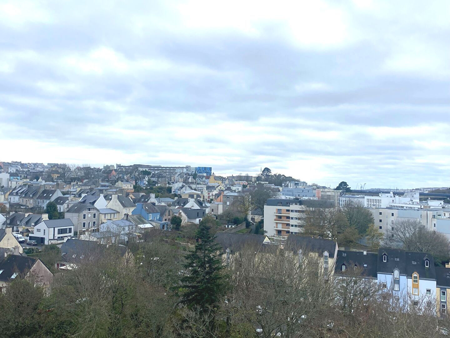 APPARTEMENT T5 A VENDRE BREST KERINOU - DERNIER ETAGE - BALCON - GARAGE FERME