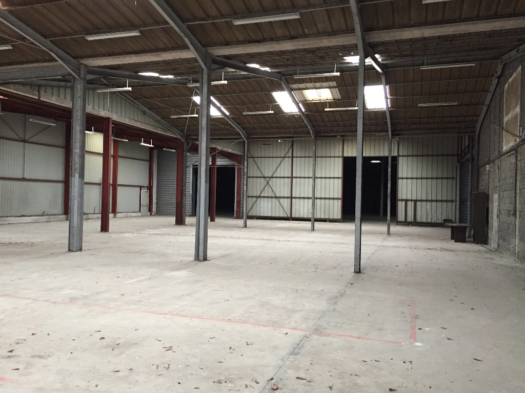 Photo Local commercial  1000 m2 zone de kergaradec image 3/5