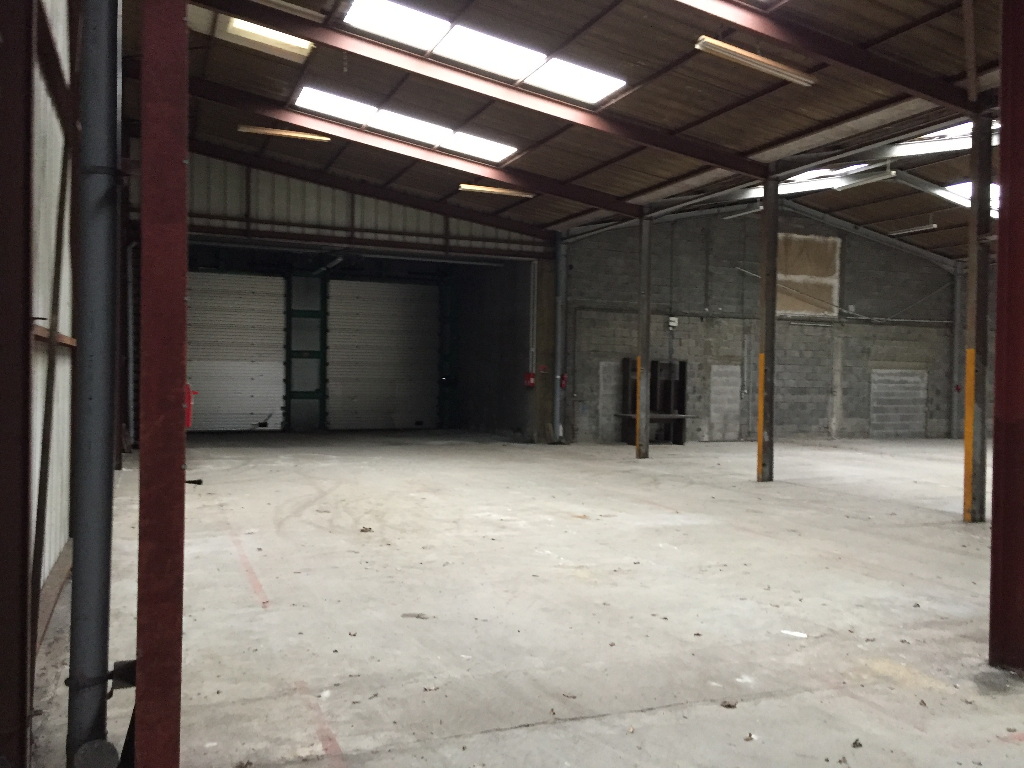 Photo Local commercial  1000 m2 zone de kergaradec image 4/5
