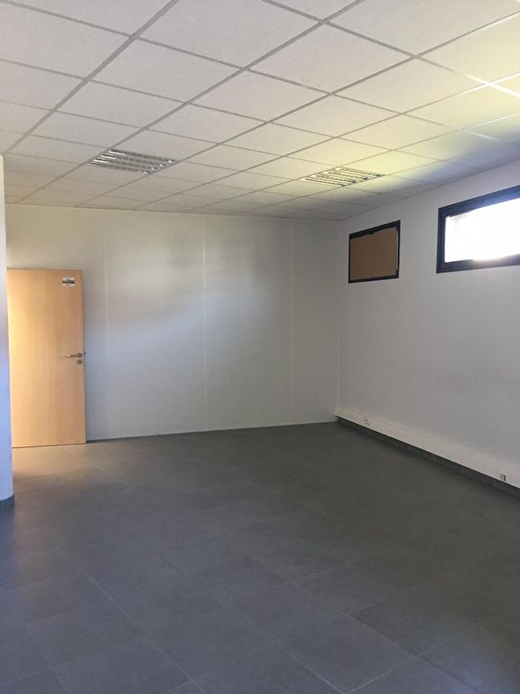 Photo A louer plateau de bureau de 136 m²  port de commerce image 6/6