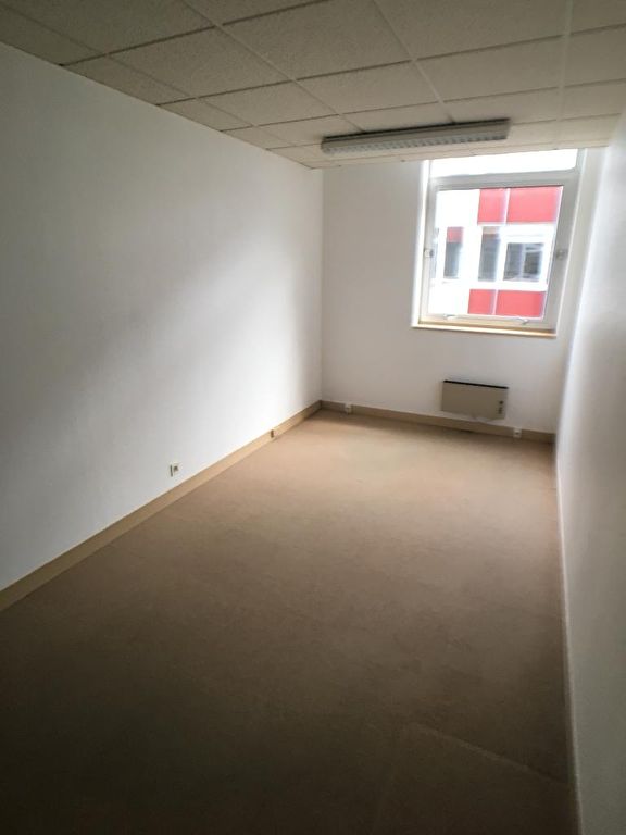 Photo À Louer  bureaux de 47 m² centre commercial du  Braden 29000 QUIMPER image 5/6