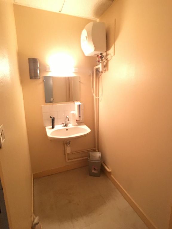 Photo À Louer  bureaux de 47 m² centre commercial du  Braden 29000 QUIMPER image 6/6