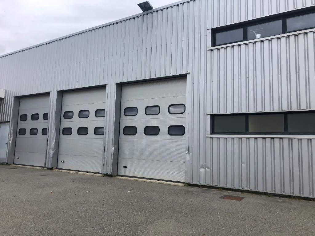 Photo A vendre Situé dans la zone de Kergaradec.  Local d'activité  2300 m2 image 3/6