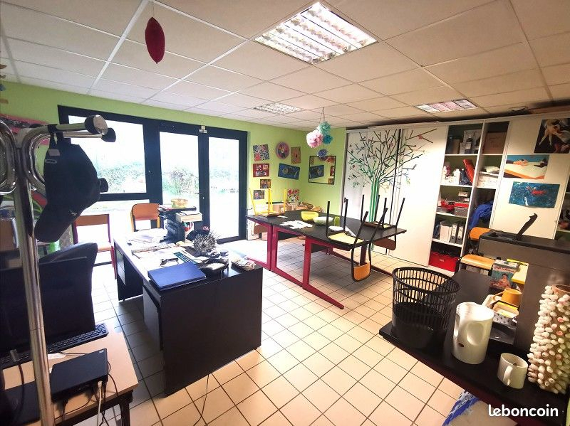 Photo A vendre Situé dans la zone de Kergaradec.  Local d'activité  2300 m2 image 4/6