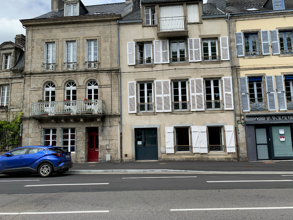 Photo À LOUER bureaux de 40 m² environ proximité tribunal 29000 QUIMPER image 1/6