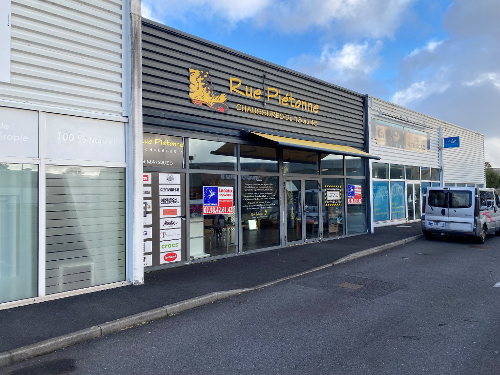A LOUER - RELECQ KERHUON  Local commercial 80 m²