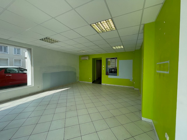 Photo Local d'activité Brest AXE PASSANT AVEC PARKING - 280 M2 image 4/6