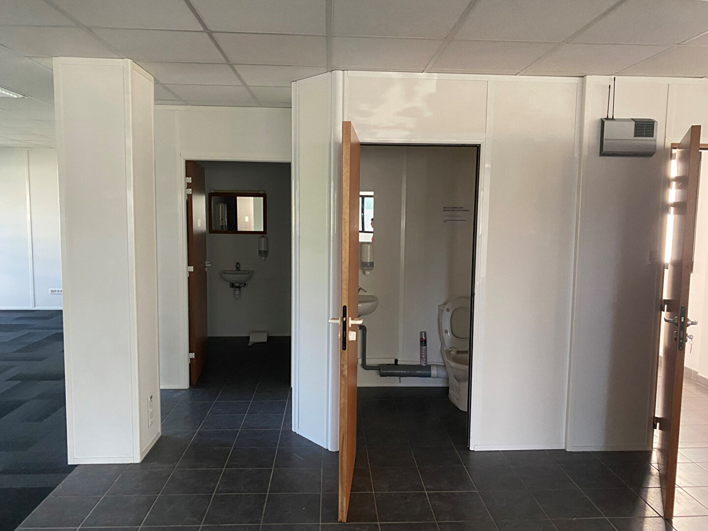 Photo A vendre Bureaux 188 m² Zone de kergaradec à Brest - Gouesnou. image 3/6