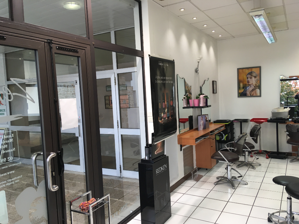 Photo de 50 m² centre commercial du Braden 29000 Qu À VENDRE un local pour tout type d'activité tertiaire ou commerciale ,d'une surface de  50 m²imper image 3/6