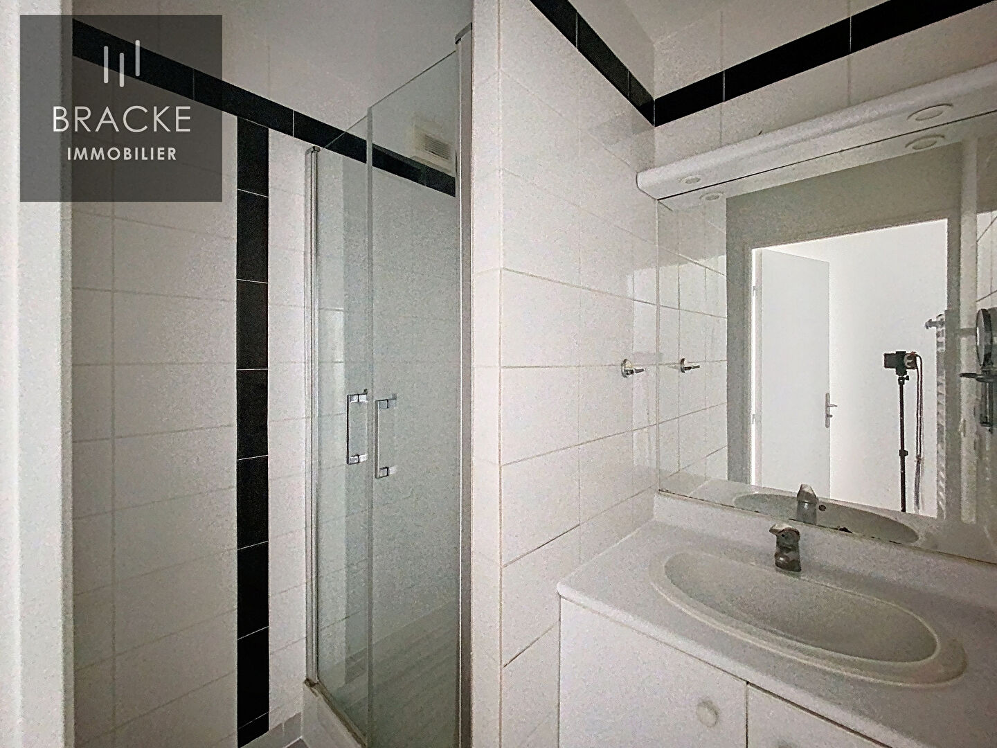 Photo Appartement  4 pièces - 2 chambres - COURBEVOIE image 6/6