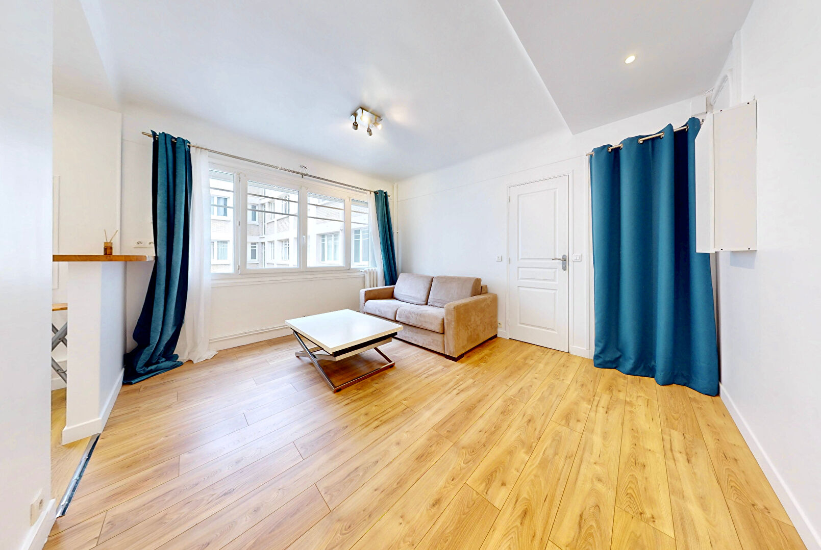 Photo Appartement Courbevoie 2 pièce(s) 38.20 m2 image 1/6