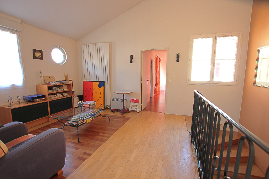 Vente Maison de 7 pièces 160 m² - COURBEVOIE 92400 | BRACKE IMMOBILIER COURBEVOIE - AR photo12