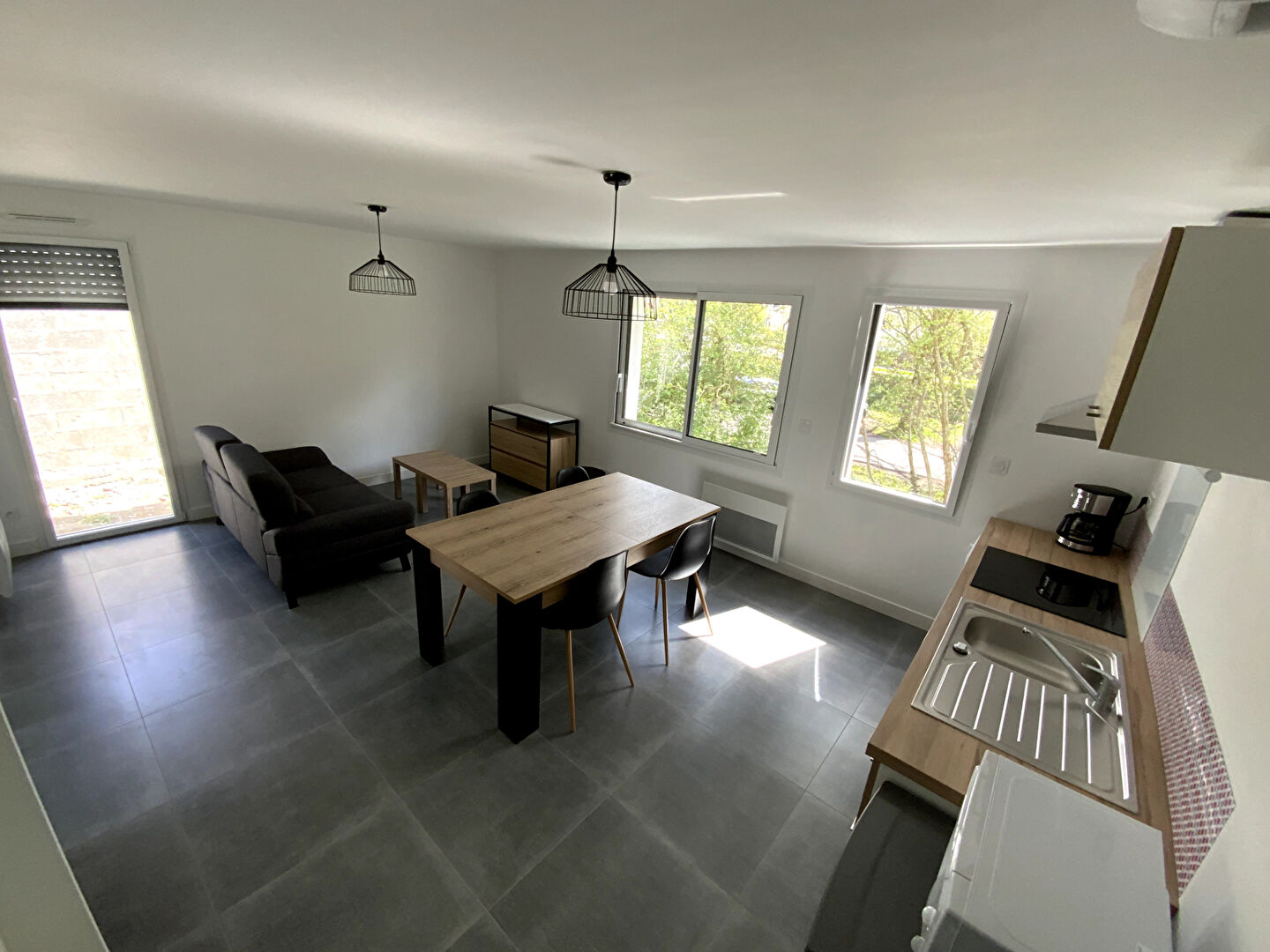 A LOUER APPARTEMENT TYPE 2 MEUBLE RECENT À PONTIVY - photo 2