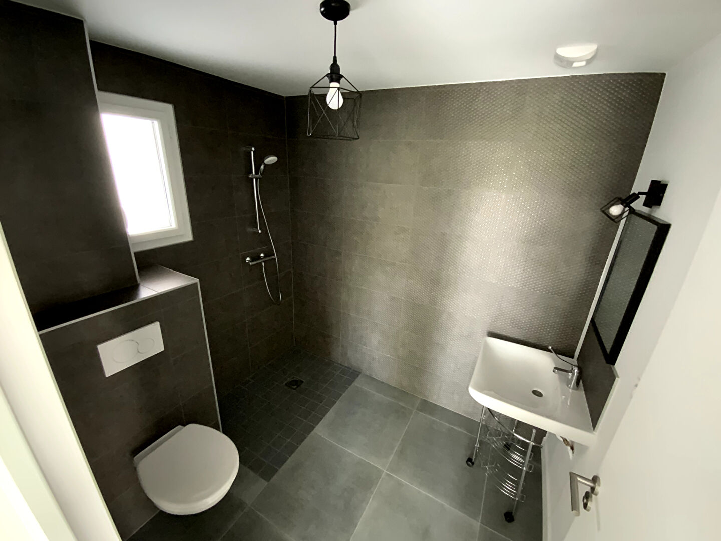 A LOUER APPARTEMENT TYPE 2 MEUBLE RECENT À PONTIVY - photo 5