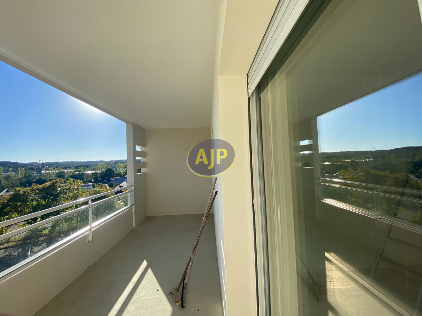 Appartement  lumineux 3 pièce(s)  dans belle résidence  sécurisée - photo 2