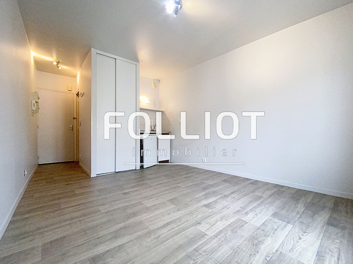 STUDIO RECTORAT - PROCHE LYCEE MALHERBE A LOUER